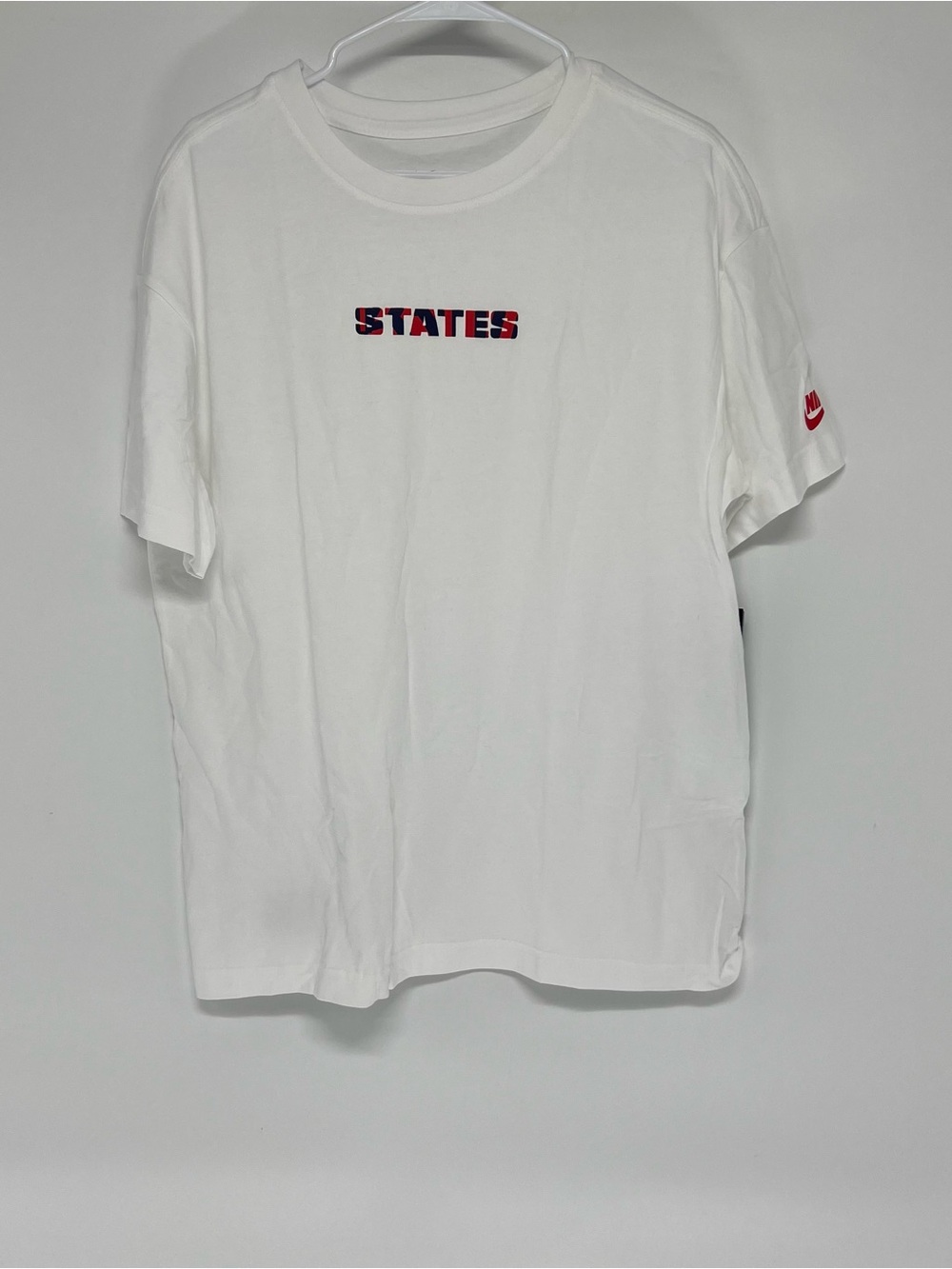 Nike NWT women’s medium t shirt
